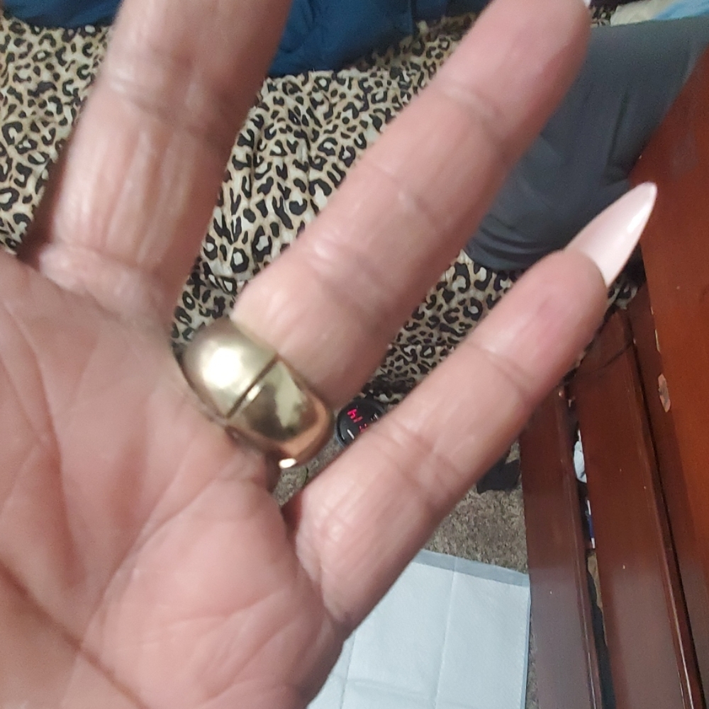 Ring - Picture 2 of 3